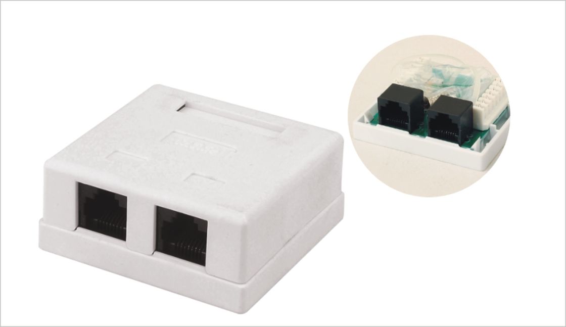 表面の台紙箱のデュアル ポート イーサネットまたは電話港YH7014を持つRJ45ネットワーク台形ジャック